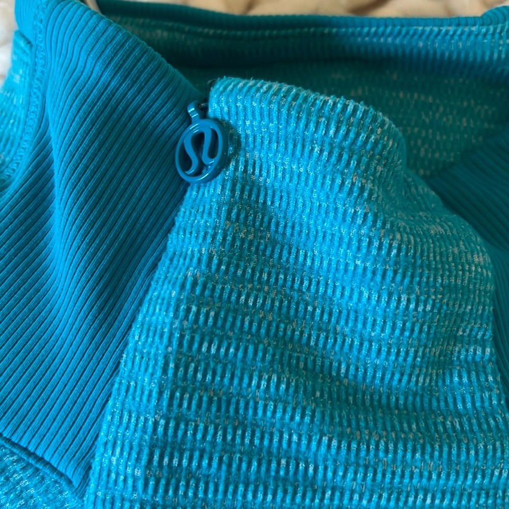 Lulu Lemon cold weather running top - like new